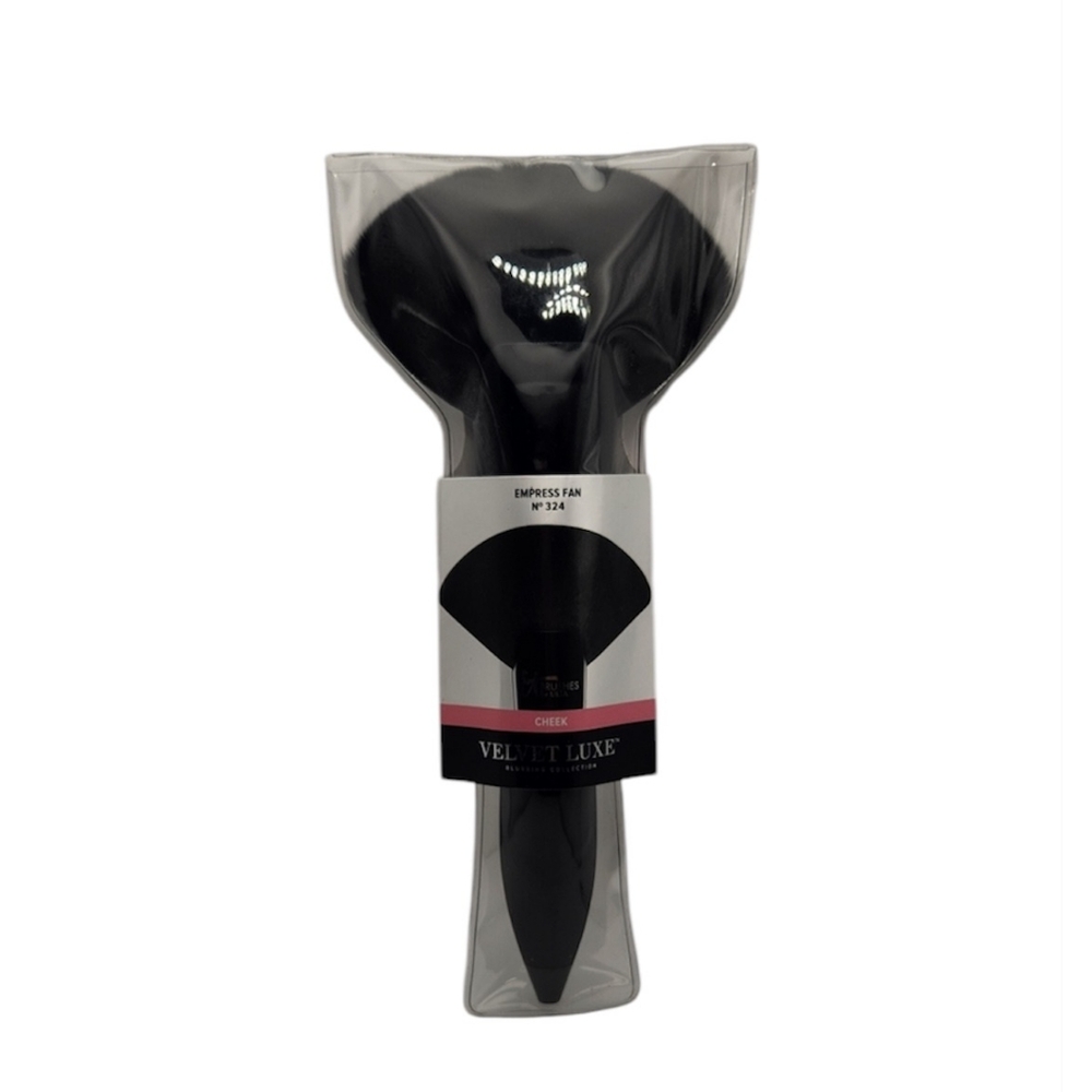 It Cosmetics Empress Fan Brush NIB. From the Velvet Luxe Collection #324